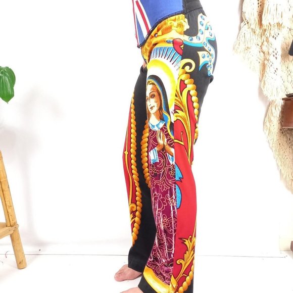 Love Love Mother Mary - Picture 2 of 4